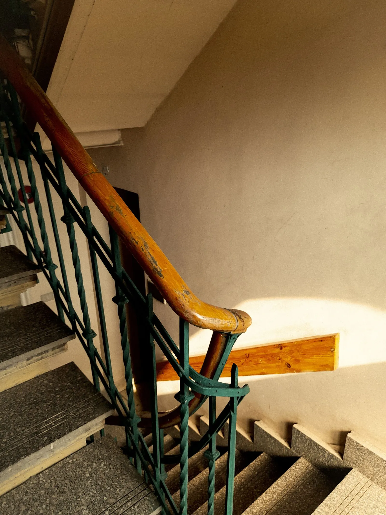 Clean staircase in a residential building